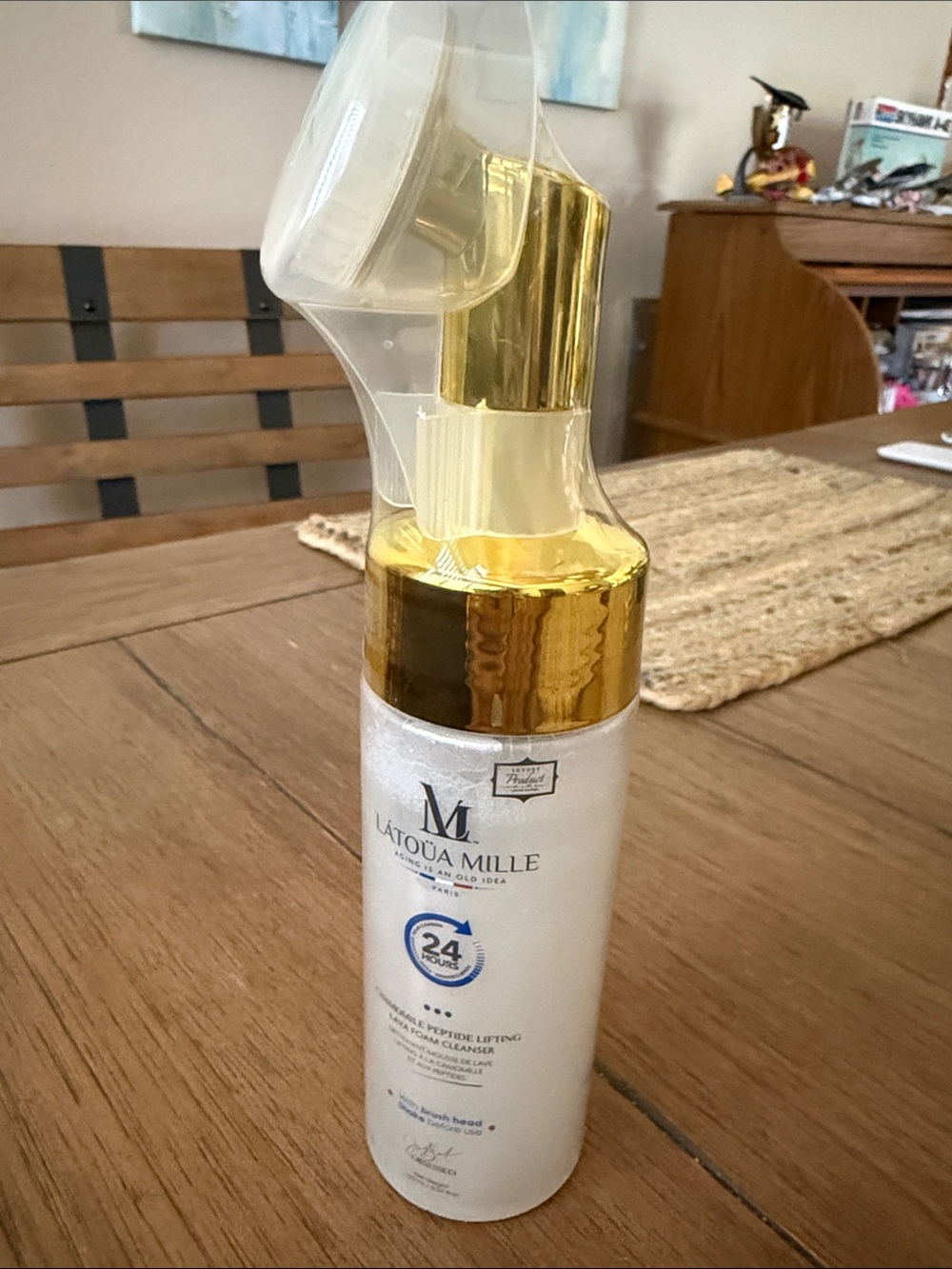 L'ATOUA MILLE Facial Cleansing Foam with Gold Pump - White & Gold